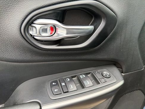 Used 2021 Jeep Cherokee Latitude Lux w/ Comfort/Convenience Group image 27