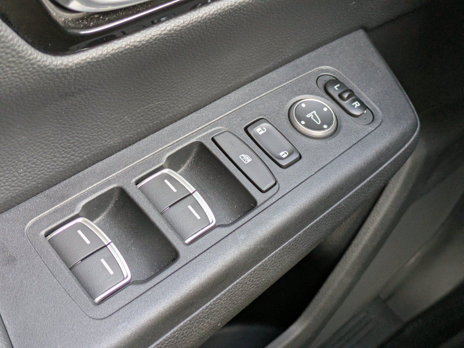 Used 2023 Honda CR-V EX-L image 19