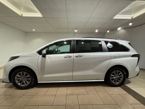 Certified 2024 Toyota Sienna XLE image 2