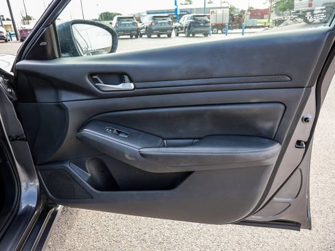 Used 2024 Nissan Altima 2.5 SV FWD image 35