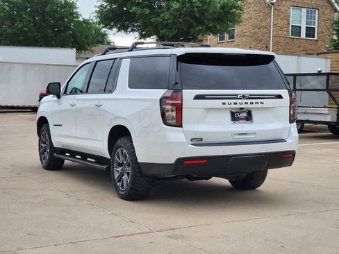 Used 2024 Chevrolet Suburban Z71 w/ Luxury Package AWD/4WD image 3