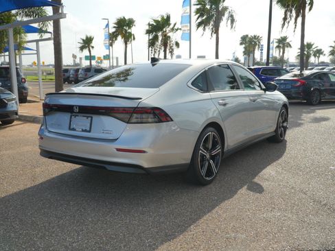 Used 2025 Honda Accord Sport image 5