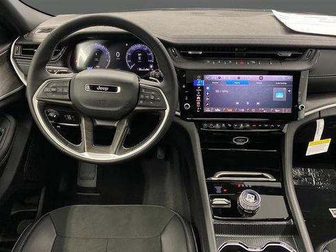 New 2026 Jeep Grand Cherokee Altitude AWD/4WD image 5