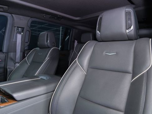 Used 2024 Cadillac Escalade ESV Premium Luxury image 20