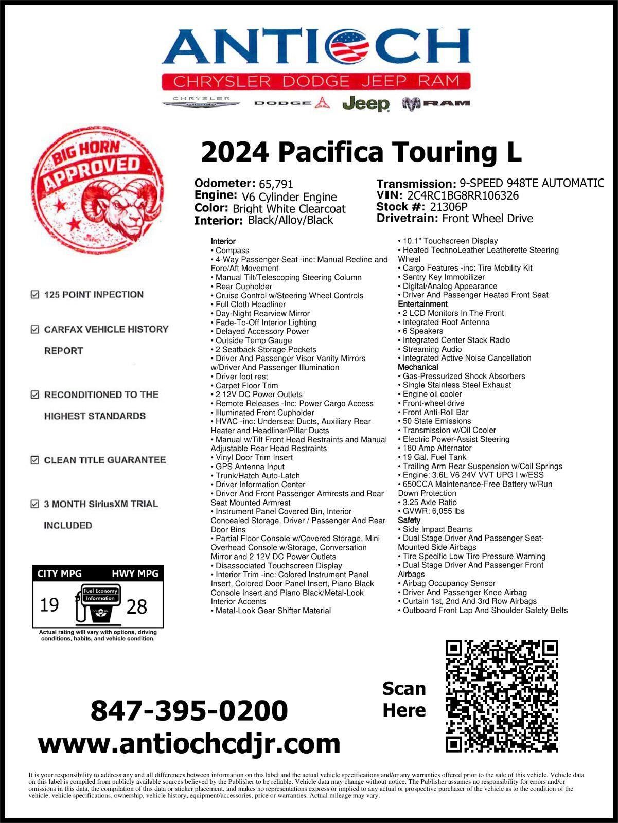 Used 2024 Chrysler Pacifica Touring-L FWD image 2