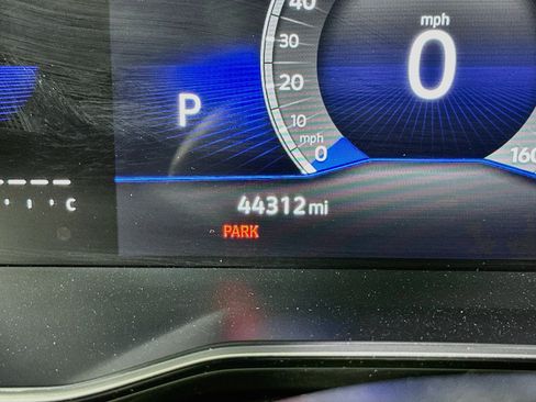 Used 2024 Volkswagen Jetta SE FWD image 19