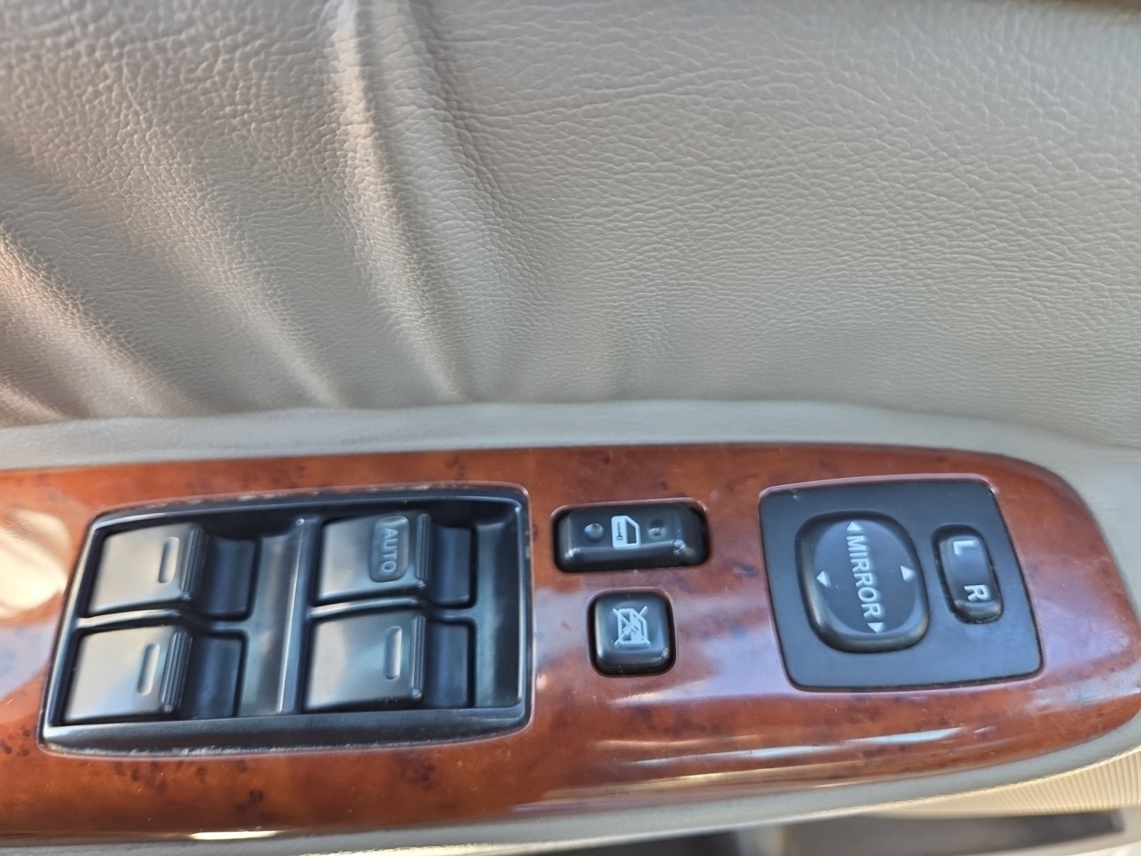 Used 2003 Toyota Camry XLE w/ XLE Premium Plus Pkg FWD image 14