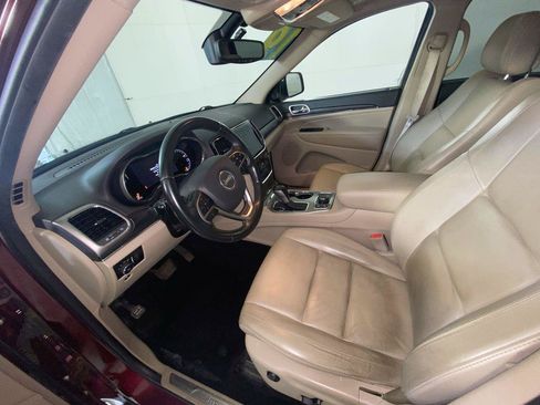 Used 2019 Jeep Grand Cherokee Limited AWD/4WD image 13