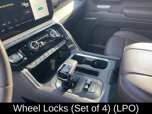 Used 2024 GMC Sierra 1500 Denali w/ Denali Reserve Package image 15