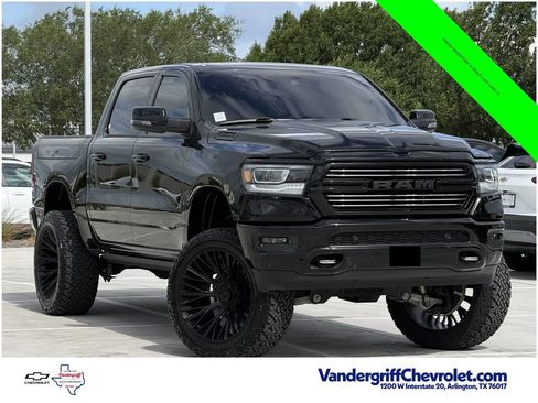 Used 2024 RAM 1500 Laramie AWD/4WD image 2