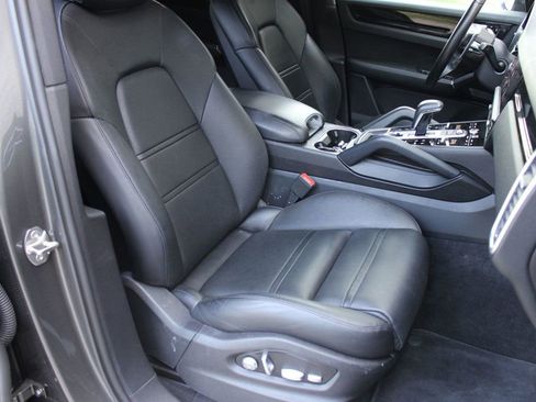 Used 2019 Porsche Cayenne S AWD/4WD image 23