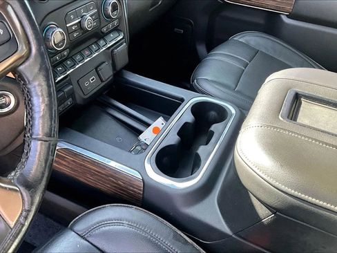Used 2019 Chevrolet Silverado 1500 High Country w/ High Country Premium Package AWD/4WD image 24