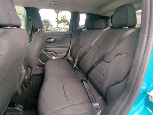 Certified 2022 Jeep Renegade Latitude AWD/4WD image 15