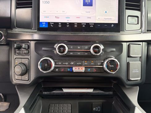 Used 2023 Ford F250 Lariat w/ Sport Appearance Package AWD/4WD image 23