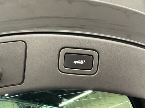 Used 2024 Jaguar F-TYPE R AWD/4WD image 8