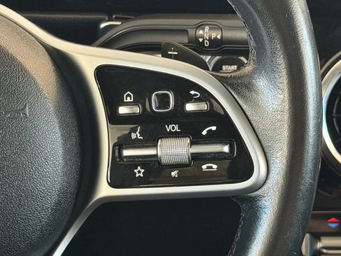 Used 2020 Mercedes-Benz GLB 250 image 34