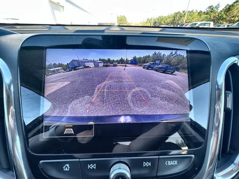 Used 2023 Chevrolet Equinox Premier image 14