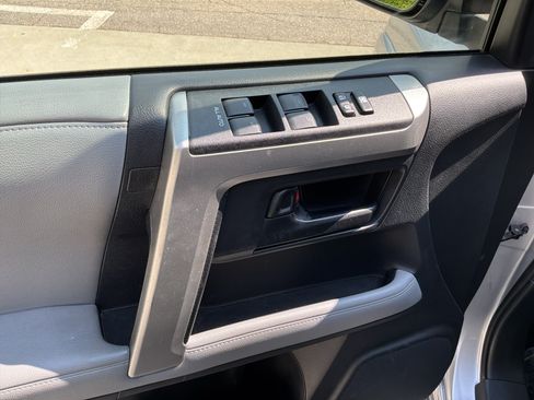 Used 2012 Toyota 4Runner SR5 RWD image 15
