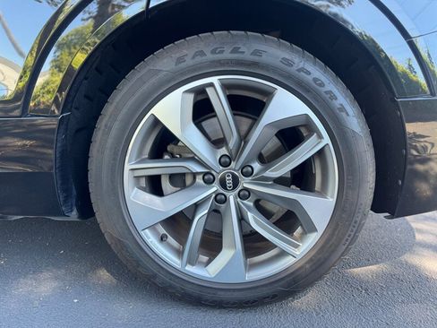 Used 2021 Audi e-tron Premium Plus w/ Premium Plus Package AWD/4WD image 23