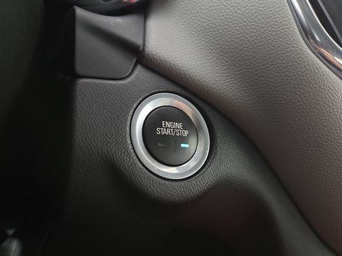 Used 2021 Chevrolet Equinox LS w/ LS Convenience Package FWD image 24