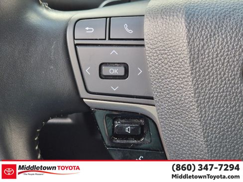 Used 2025 Toyota Camry SE FWD image 19