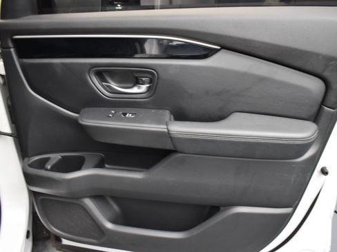 Used 2023 Honda Pilot Touring image 19