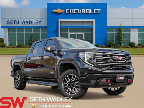 Used 2025 GMC Sierra 1500 AT4 w/ Technology Package AWD/4WD image 1