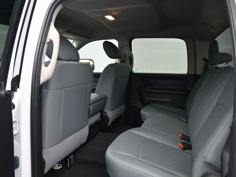 Used 2018 RAM 2500 Tradesman w/ Chrome Appearance Group image 26