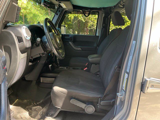 Used 2016 Jeep Wrangler Unlimited Sport AWD/4WD image 5