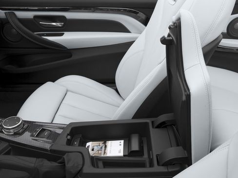 Used 2017 BMW M4 Convertible RWD image 18