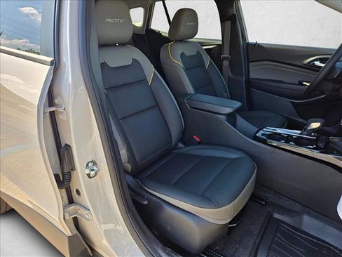 New 2026 Chevrolet Trax ACTIV w/ Sunroof Package image 18