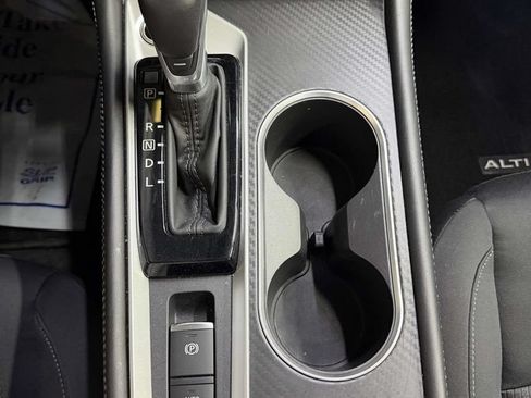 Used 2025 Nissan Altima 2.5 SV w/ SV Premium Package FWD image 16