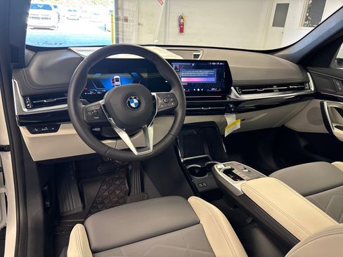 New 2026 BMW X1 xDrive28i w/ Convenience Package image 4