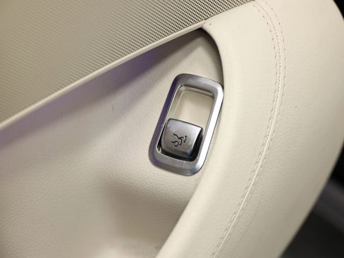 Used 2017 Mercedes-Benz S 550 Cabriolet image 12