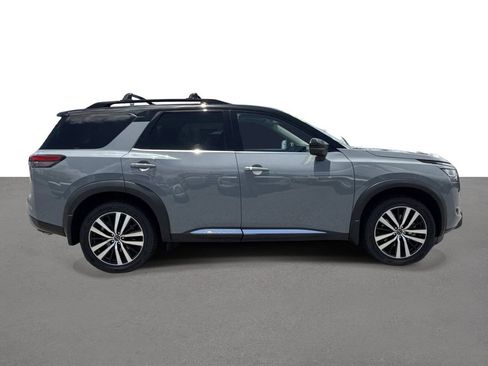 Certified 2024 Nissan Pathfinder Platinum w/ Cargo Package FWD image 3