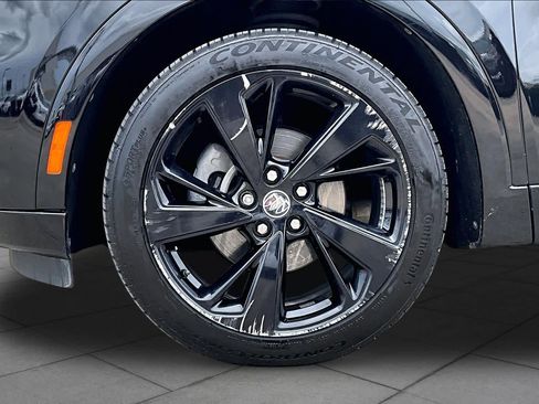 Used 2022 Buick Envision Essence w/ Sport Touring Package FWD image 11