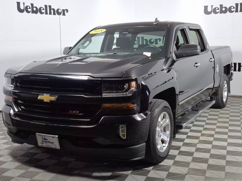 Used 2018 Chevrolet Silverado 1500 LT w/ All Star Edition image 3
