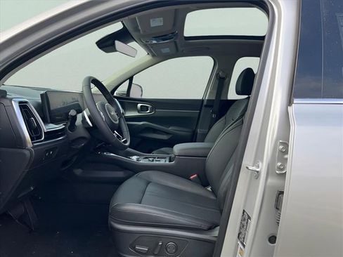 New 2025 Kia Sorento EX w/ EX Panoramic Sunroof Package image 18