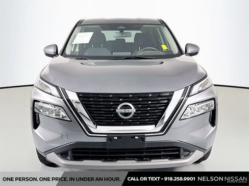Certified 2023 Nissan Rogue SV FWD image 2