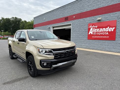 Used 2022 Chevrolet Colorado Z71 AWD/4WD image 1