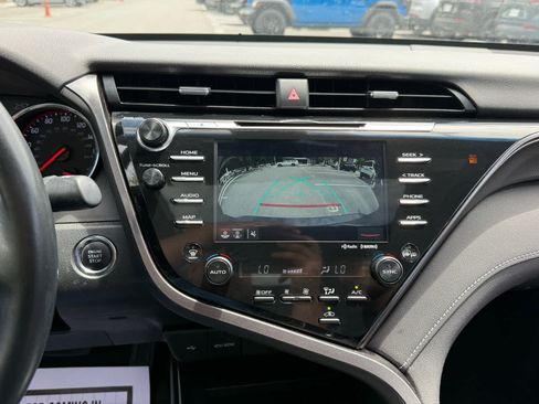 Used 2020 Toyota Camry XSE FWD image 18