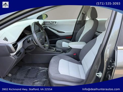 Used 2020 Hyundai Ioniq SE FWD image 18