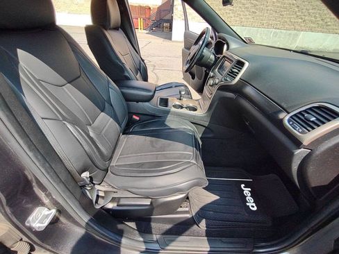 Used 2014 Jeep Grand Cherokee Laredo w/ Quick Order Package 23E AWD/4WD image 18