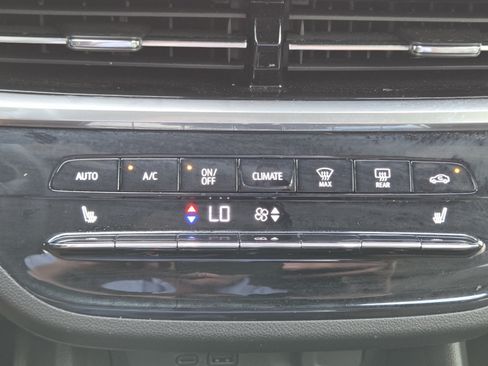 Used 2024 Buick Envista Avenir FWD image 30