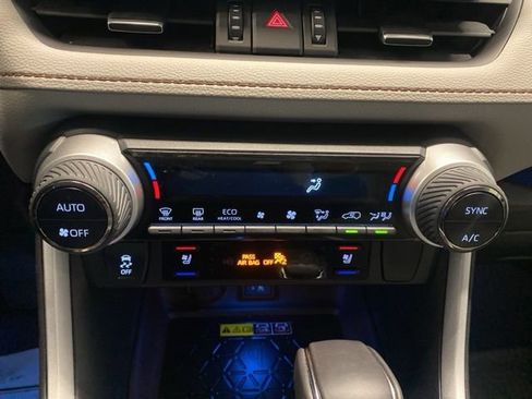 Used 2023 Toyota RAV4 Limited image 22