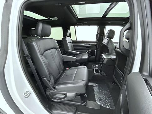New 2026 Jeep Grand Wagoneer L Limited AWD/4WD image 18
