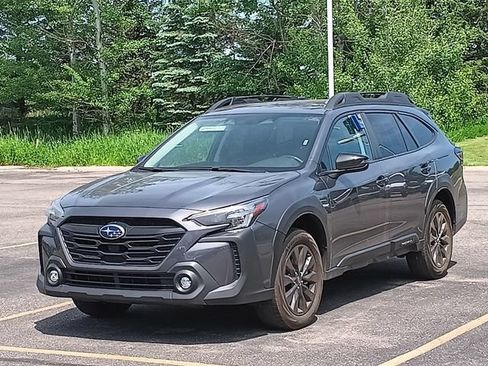 Used 2025 Subaru Outback Onyx Edition AWD/4WD image 3