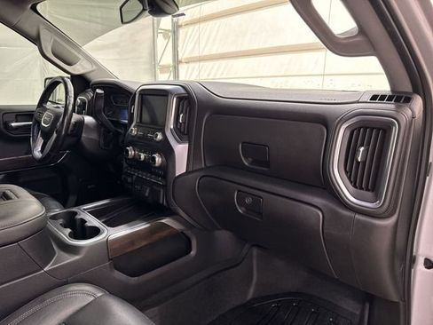 Used 2019 GMC Sierra 1500 SLT w/ SLT Premium Plus Package AWD/4WD image 28