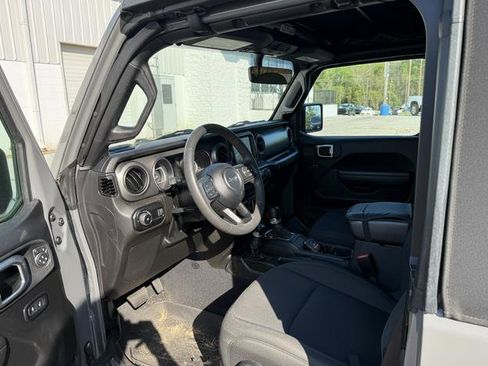 Used 2023 Jeep Wrangler Sport S image 13
