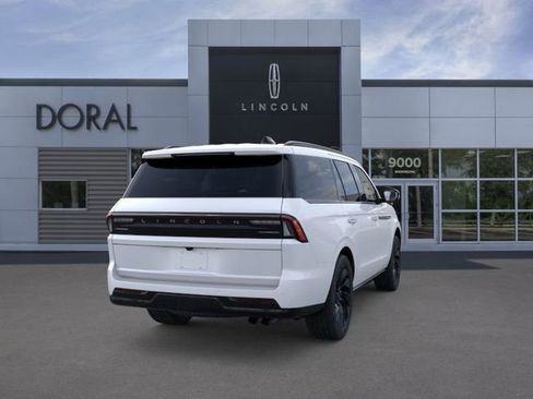 New 2025 Lincoln Navigator Reserve w/ Jet Appearance Package image 8